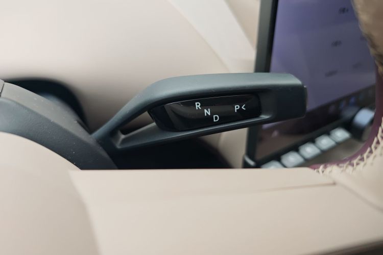 小米汽车 小米YU7 2025款 超长续航高性能四驱Max版中控内饰18