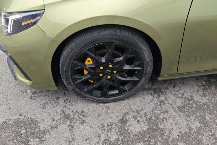 广汽传祺 影豹 2021款 270T DCT J15版车身外观6007