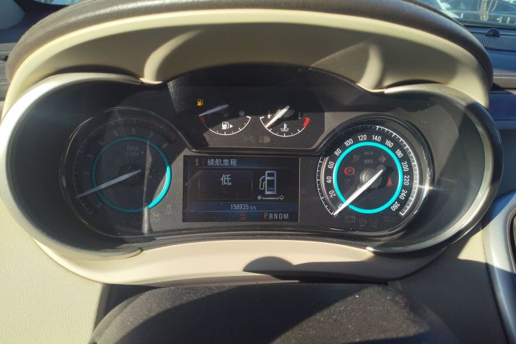 别克 君越 2013款 2.4L SIDI领先舒适型中控内饰14