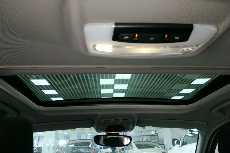 宝马1系(进口) 2013款 改款 116i 领先型中控内饰22