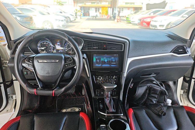 启辰D60 2019款 1.6L XL CVT智联精英版（ISS）中控内饰12