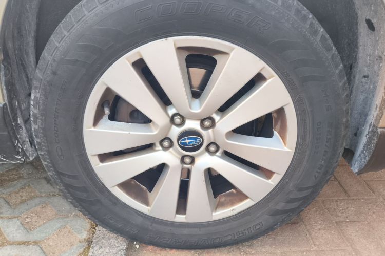 斯巴鲁 傲虎 2015款 2.5i 豪华导航版车身外观10