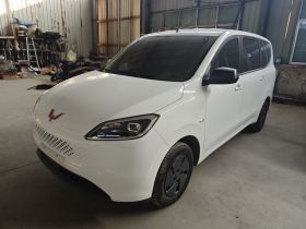 五菱汽车 五菱宏光新能源 2025款 增程式混动 50KM 舒适型