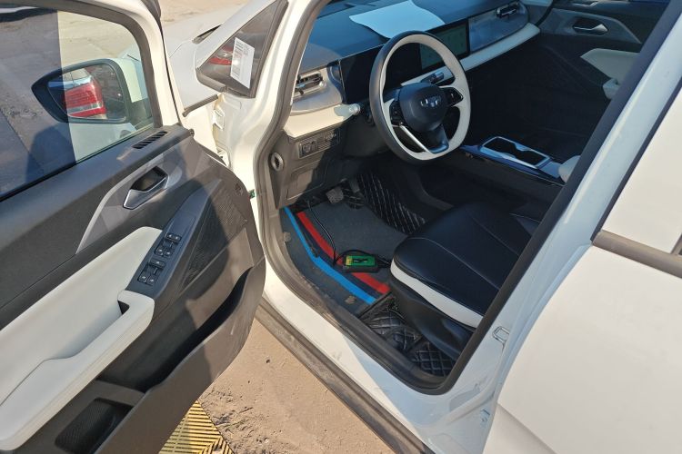 吉利几何E萤火虫 2024款 401km 萤光中控内饰20