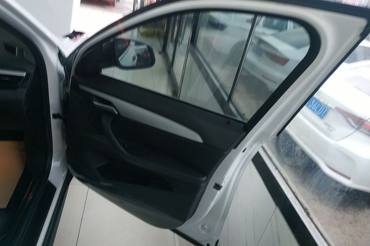 宝马X1 2018款 sDrive20Li 领先型中控内饰42