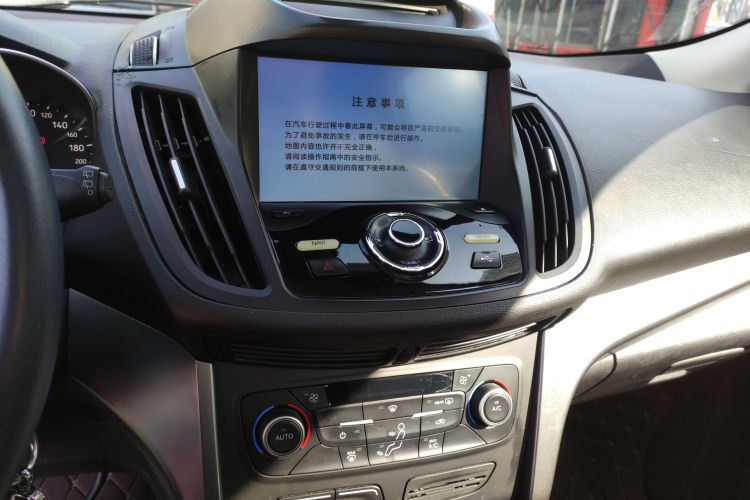 福特 翼虎 2018款 EcoBoost 180 两驱铂翼型局部细节16