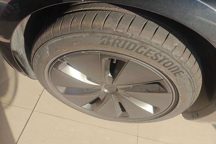 特斯拉 Model 3 2025款 后轮驱动版车身外观6002