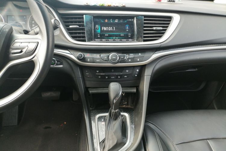 别克 英朗 2015款 18T 双离合豪华型中控内饰16