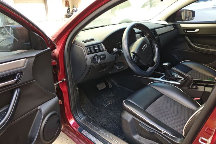 观致3 2014款 两厢 1.6T 自动致悦增强型中控内饰20