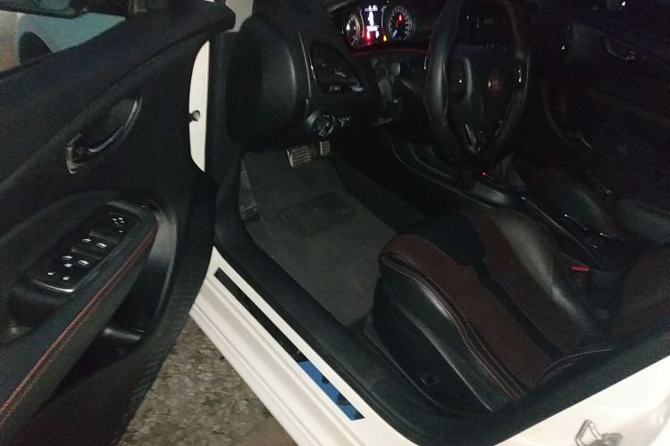 菲亚特 菲翔 2015款 1.4T 自动跃享版中控内饰20