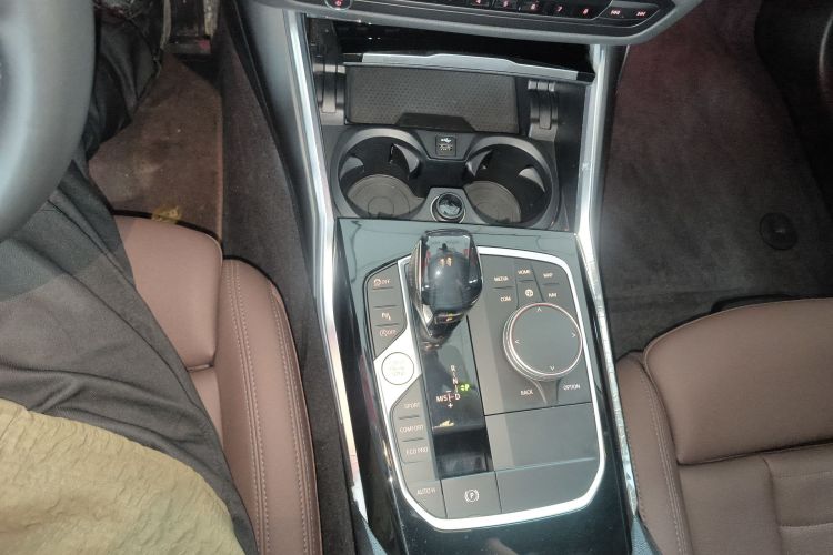 宝马3系 2021款 改款二 320i 运动套装局部细节18