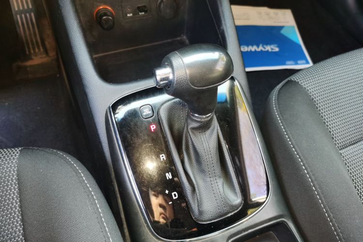 起亚K3 2016款 1.6L 自动GL中控内饰18