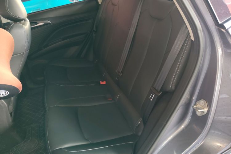 哪吒汽车 哪吒V 2022款 潮 300 Lite 磷酸铁锂中控内饰7004