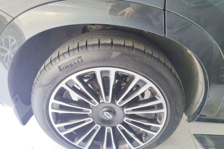 鸿蒙智行 问界M7 2024款 1.5T 智驾四驱Max版 5座车身外观6008