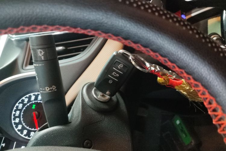 雪佛兰 科鲁泽 2022款 320 自动悦享天窗版中控内饰7001