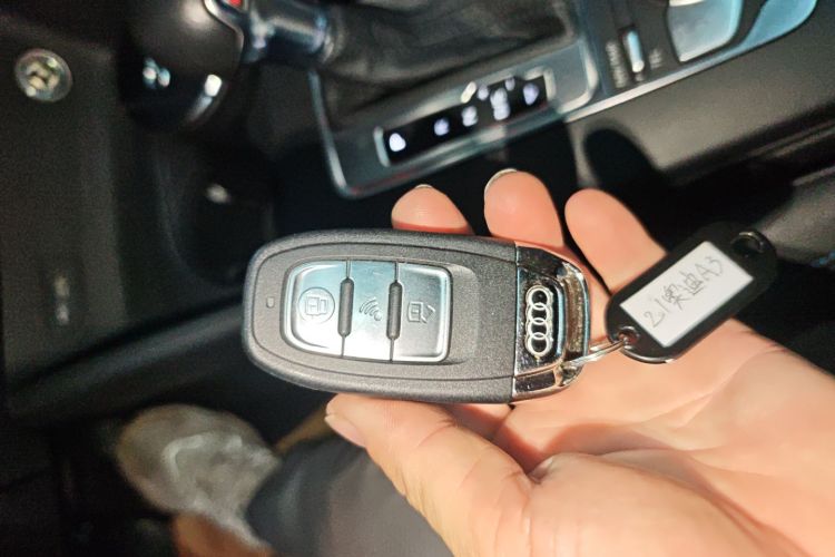 奥迪A3 2020款 Sportback 35 TFSI 时尚型 国VI中控内饰7001