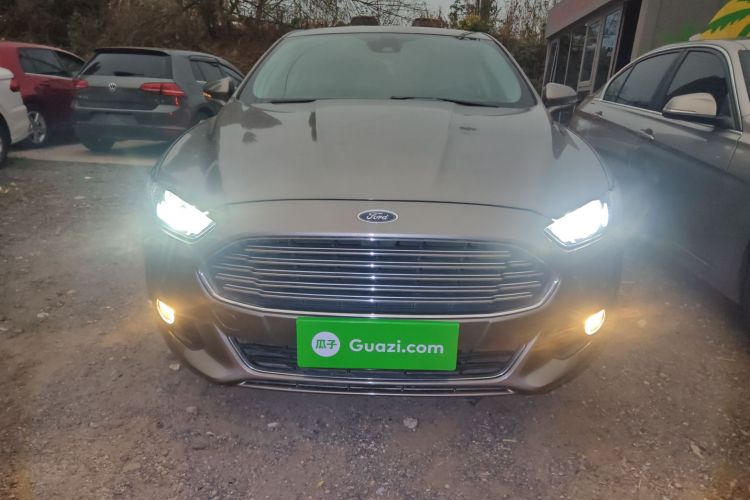 福特 蒙迪欧 2013款 2.0L GTDi200时尚型车身外观2