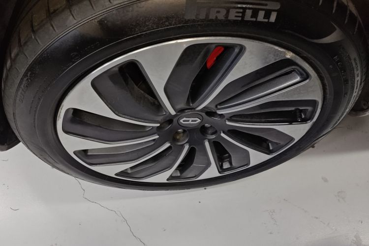 鸿蒙智行 问界M5 2022款 增程后驱标准版车身外观6008