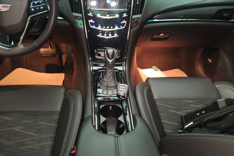 凯迪拉克ATS-L 2017款 28T 技术型中控内饰18