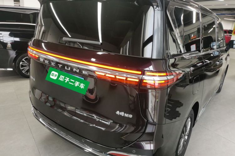 奔腾M9 2023款 2.0T 尊享型车身外观7