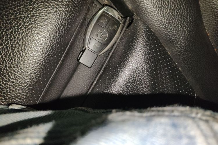 奔驰GLC 2019款 GLC 300 L 4MATIC 动感型中控内饰11