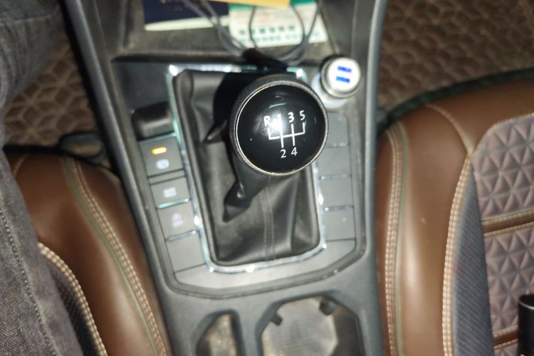 大众 宝来 2021款 1.5L 手动时尚智联版中控内饰18