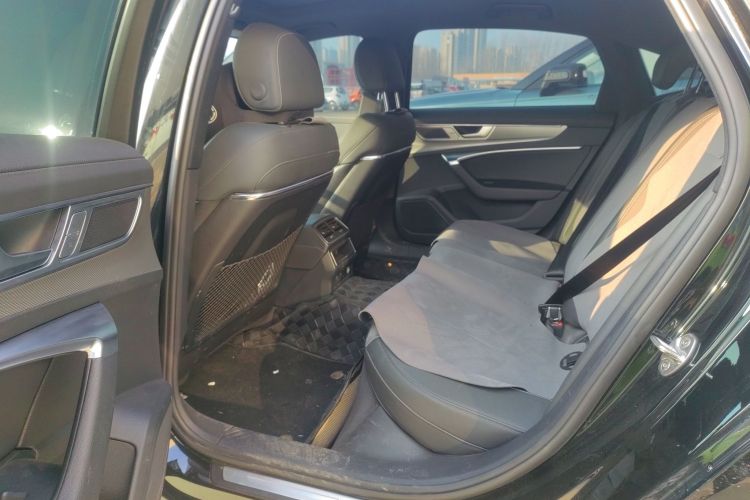 奥迪A6L 2023款 改款 40 TFSI 豪华动感型中控内饰7004