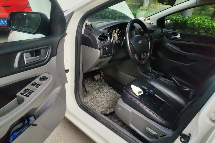 福特 福克斯 2013款 两厢经典 1.8L 自动基本型中控内饰7003