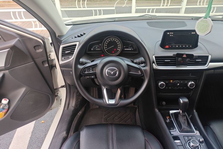 马自达3 昂克赛拉 2019款 云控版 三厢 1.5L 自动豪华型 国VI中控内饰13