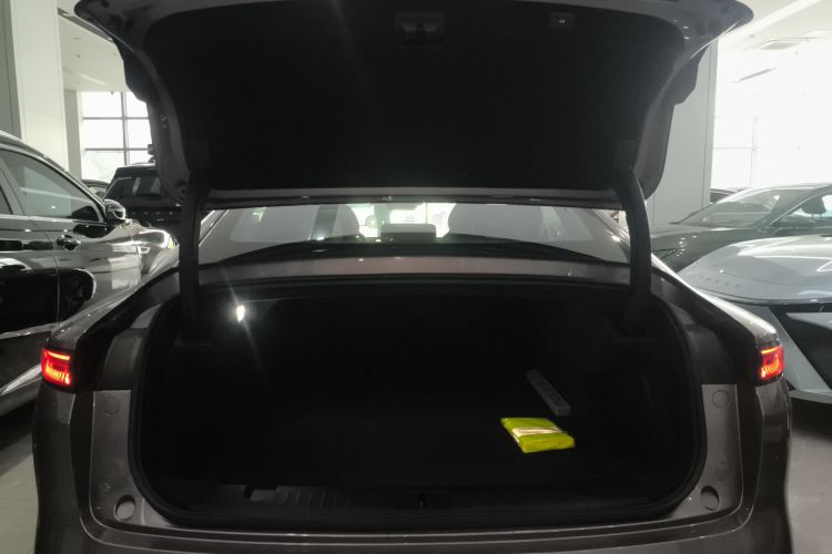 星途 星纪元 ES 2025款 增程 Max 城区辅助驾驶局部细节23