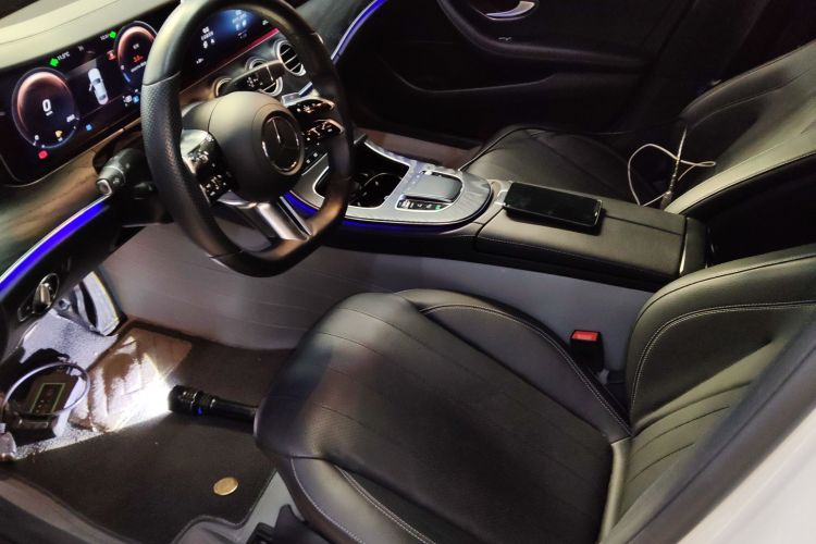 奔驰E级(进口) 2022款 E 260 时尚型运动版中控内饰19