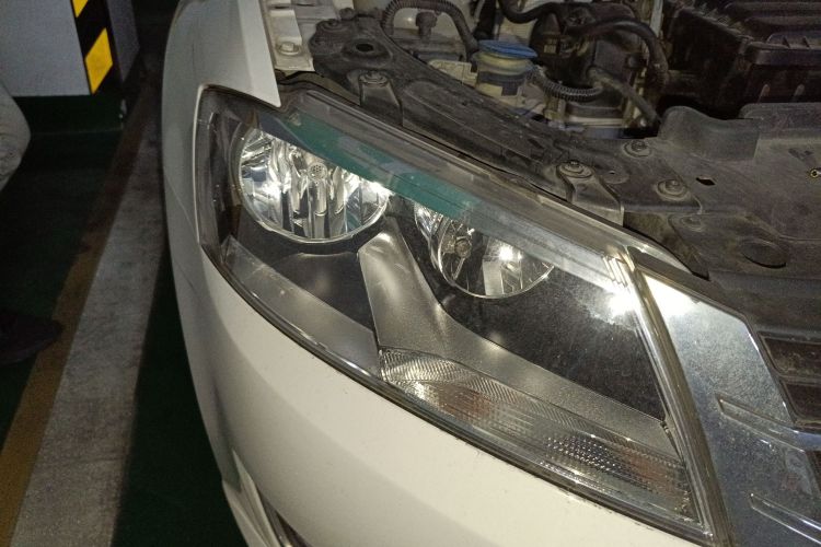 大众 朗逸 2013款 1.6L 自动舒适版车身外观8