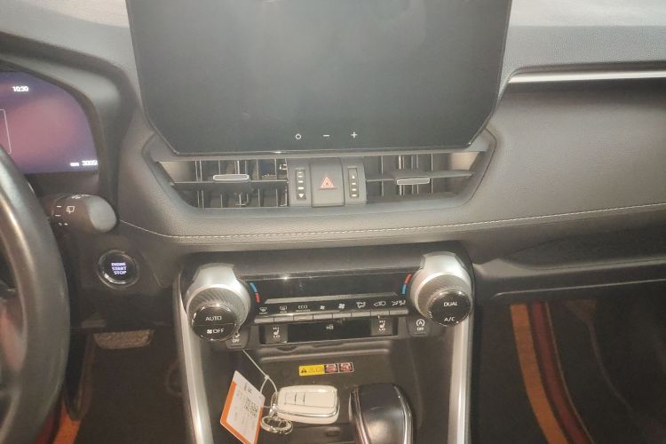 丰田 RAV4荣放 2023款 2.0L CVT两驱风尚Plus版中控内饰16