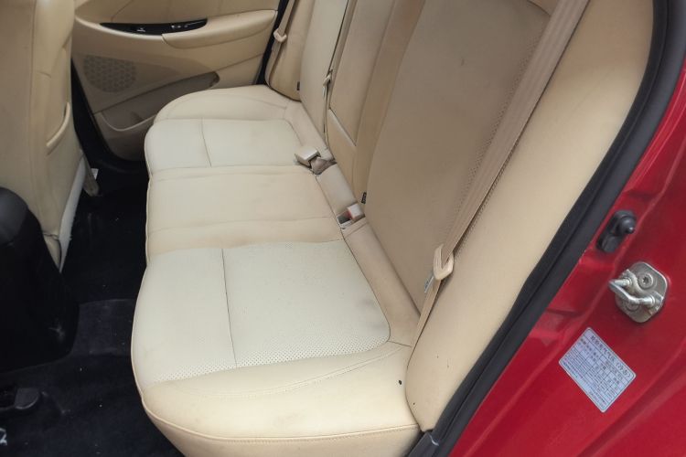 长安 逸动 2016款 1.6L 手动风尚型中控内饰21