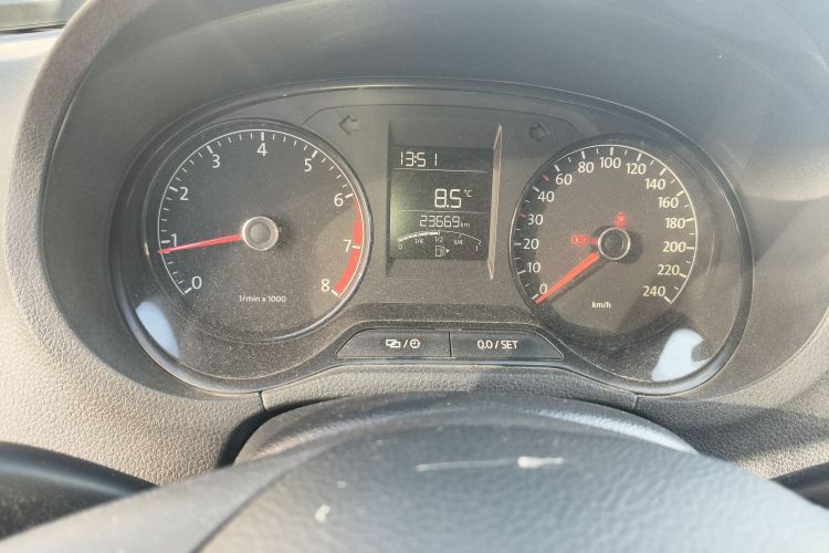 大众 Polo 2014款 1.4L 手动风尚版中控内饰14