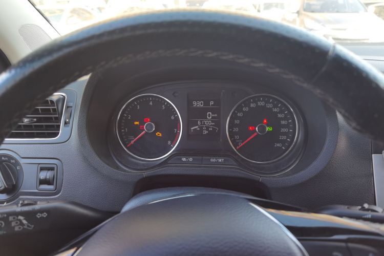 大众 2018款 1.5L Cross Polo 自动中控内饰14