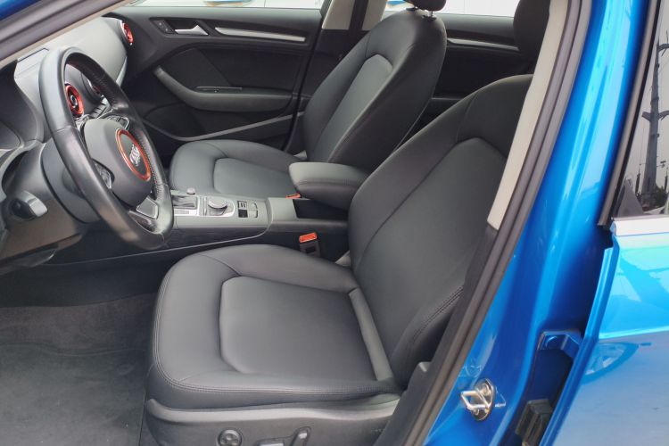 奥迪A3 2015款 Sportback 35 TFSI 百万纪念智领型中控内饰19