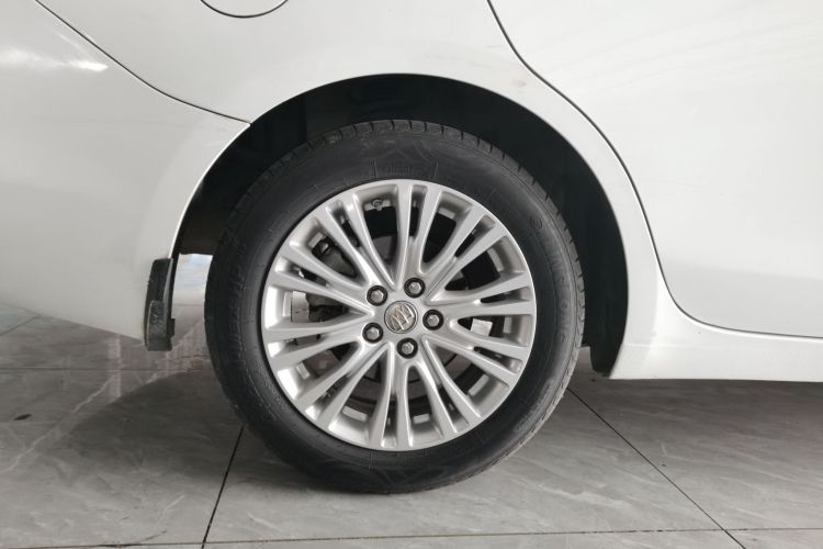 别克 英朗 2015款 15N 自动豪华型车身外观6008