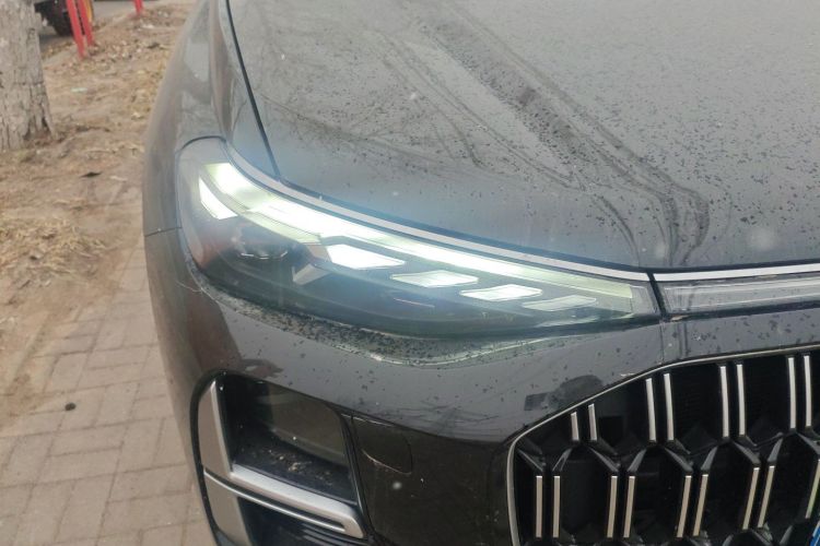 奥迪Q6 2024款 40 TFSI quattro 观云型 羽林套装 7座车身外观8