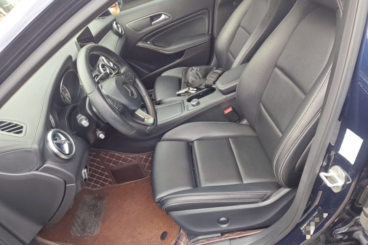 奔驰GLA 2016款 GLA 200 时尚型中控内饰19