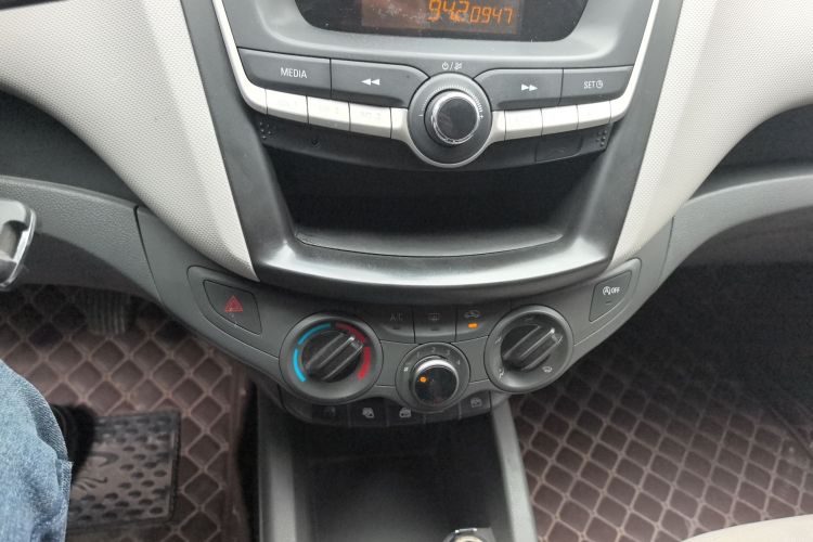 雪佛兰 2015款 赛欧3 1.5L 手动理想天窗版局部细节16