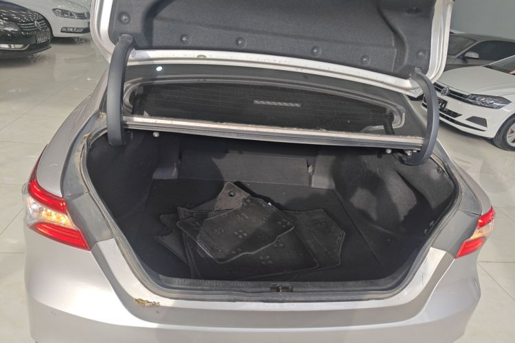 丰田 凯美瑞 2019款 2.5G 豪华版 国VI机舱底盘23