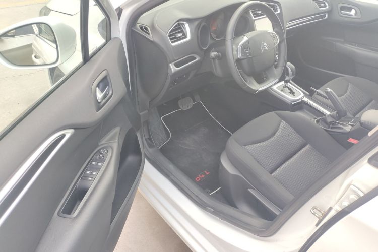 雪铁龙C4L 2014款 1.8L 智驱版 自动劲享型中控内饰20