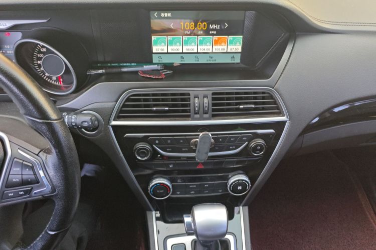 猎豹汽车 猎豹CS10 2017款 2.0T 自动都市型中控内饰16