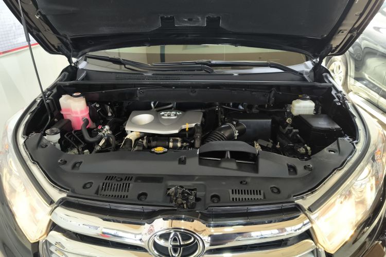 丰田 汉兰达 2015款 2.0T 四驱精英版 7座机舱底盘24