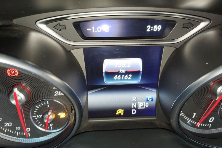 奔驰CLA 2018款 CLA 220 4MATIC中控内饰15