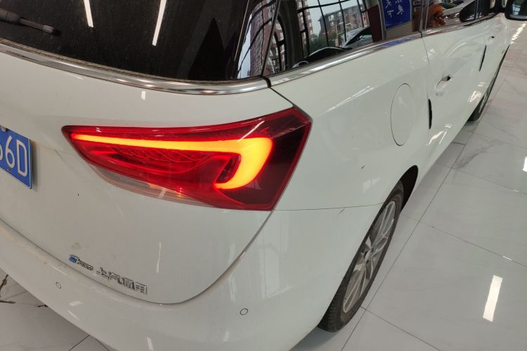 别克GL6 2021款 323T 轻混动互联豪华型车身外观9