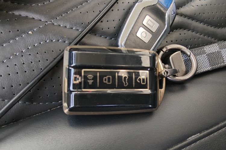 坦克500 2022款 3.0T 运动版 造境型 5座中控内饰7001