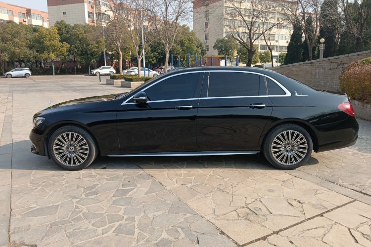 奔驰E级 2018款 改款 E 200 L 运动型车身外观4