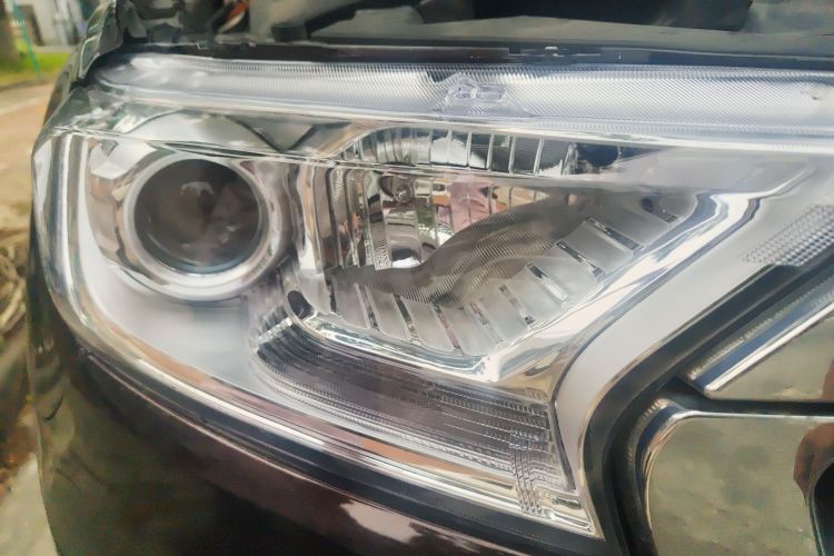 福特 撼路者 2016款 2.0T 汽油自动四驱豪华版车身外观8